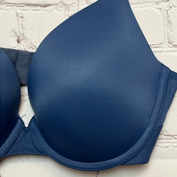 VS Pink Wear Everywhere Push Up - Picture 3 of 12